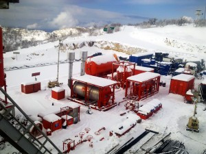 An AlMansoori well testing package is perched in the Western Zagros mountains of Kurdistan, northern Iraq. Drilling activity in northern Iraq is expected to continue growing at a brisk pace during 2011 as companies shift from seismic data gathering into exploration and appraisal.