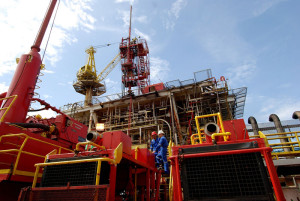 UMW’s hydraulic workover unit GAIT 3, which had been operating in Vietnamese waters, is currently at the Kemaman Service Base undergoing maintenance. Workover wells in Asia Pacific are typically on platforms that could be 10 to 20 years old, where completion strings and other downhole completion equipment have deteriorated. A key challenge is to ensure the correct mudweight while killing the well through bullheading or lubricating.