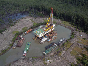 Depthwize’s Majestic swamp barge is one of two the contractor has in operation. The barge is under a three-year contract that began in May 2012 with Conoil. The 3,600-hp cyber-drilling rig with variable frequency drive features 2,200-hp quadraplex mud pumps. It has an 850-ton top drive system, can drill up to 35,000 ft and can operate in water depths between 9 and 25 ft. 