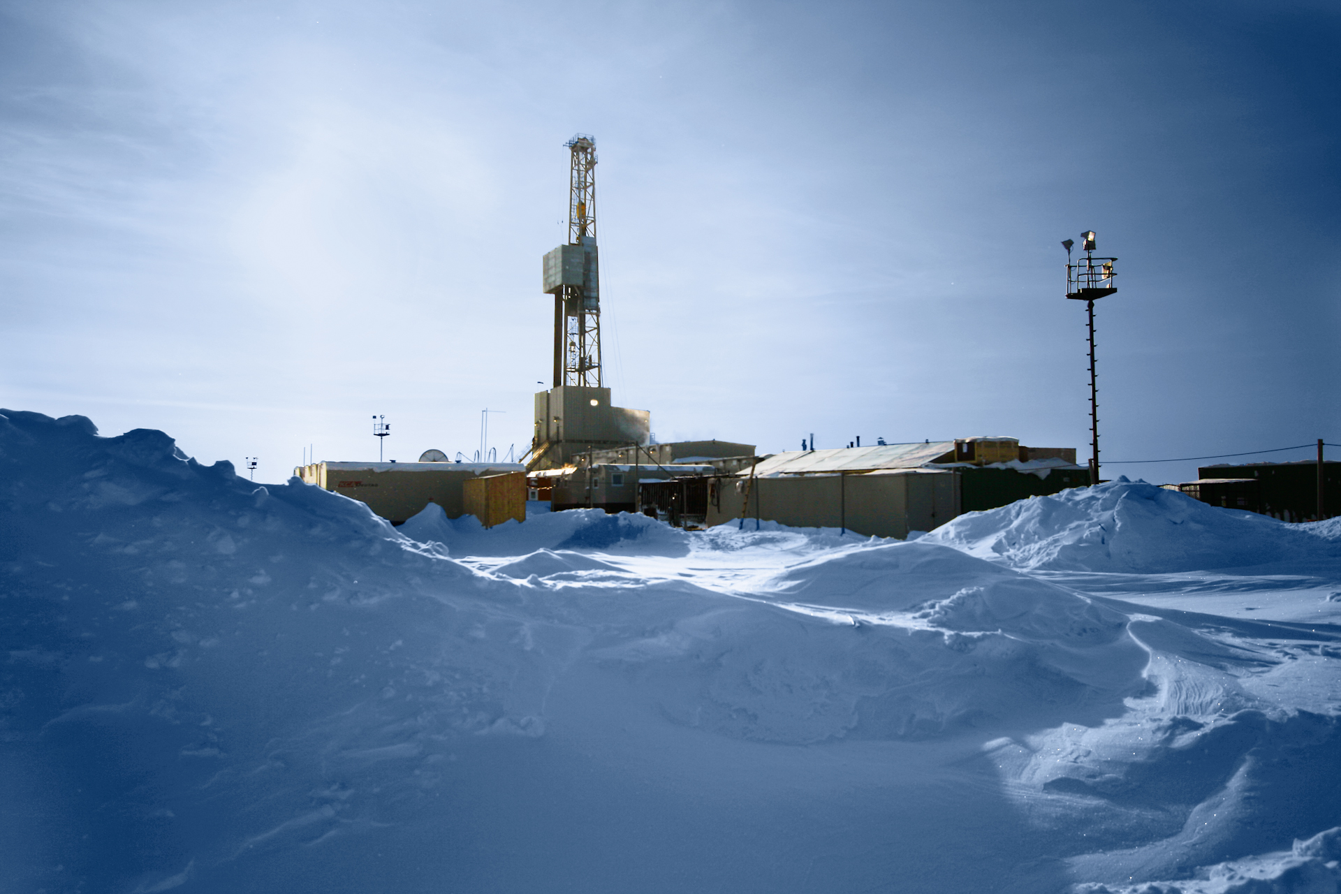 Закрытая буровая. Bentec GMBH drilling & Oilfield Systems. Буровые вышки. Буровая зимой. Буровая нефть.
