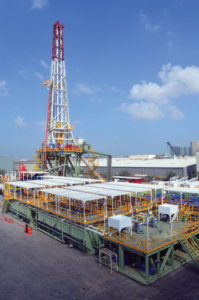 Grey Wolf’s 3,000-hp AC Rig 901 undergoes commissioning after construction in Jebel Ali, Dubai. The rig is designed for high-pressure, high-temperature (HPHT) drilling. Onshore drilling operations in the Middle East often resemble today’s high-spec HPHT offshore drilling applications and thus require long-term contracts to make the operations viable for both the operator and rig contractor.