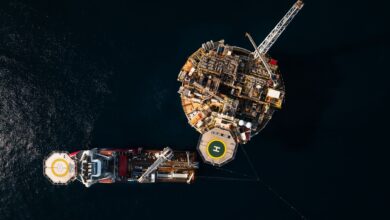 Eni successfully started production of Phase 2 from the Baleine field, marking a crucial step in the development of the Ivory Coast's offshore. Thanks to this milestone, production will reach 60,000 barrels of oil per day and 70 million cubic feet of associated gas (equivalent to 2 million cubic meters).