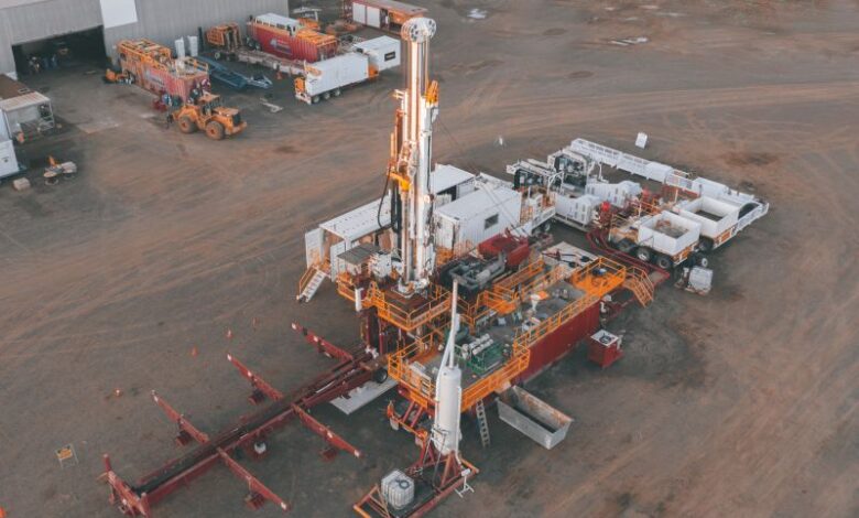 Lion Energy signed a drilling contract with Silver City Drilling for the Bula Karang-1 exploration well in the East Seram PSC on Seram Island, Indonesia. The contracted rig, SCD-20, is a 900 HP Schramm Rotadrill TXD200 hydraulic unit currently working in East Java, Indonesia. The well is targeted to spud in July 2026.