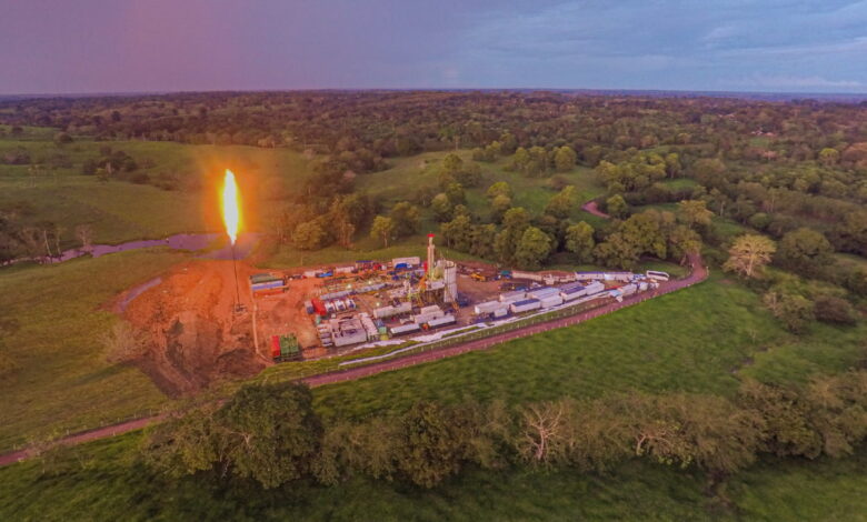 NG Energy International Corp. reported a new gas discovery at the Hechicero-1X exploration well on the Sinu-9 block in Colombia, with initial well tests from the Pre-CDO–San Cayetano interval delivering a production rate of 26.4 MMcf/d on a 43/128 choke at 1,800 psi wellhead pressure.